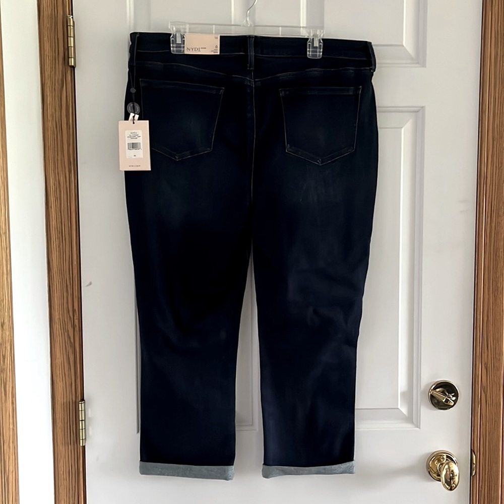 NYDJ Chloe Capri 1 Cuff. Rapture Size 16 BNWT